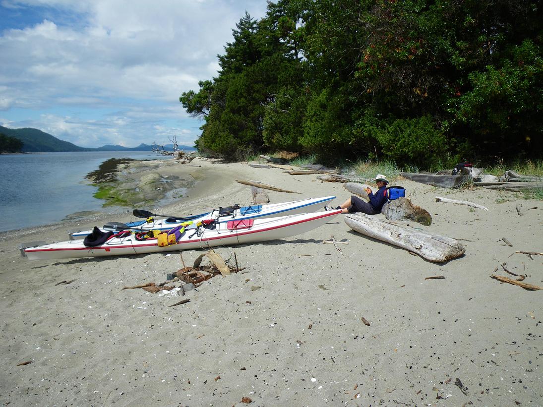 Kayaks on Cabbage Island